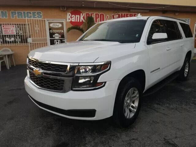 2017 CHEVROLET Suburban