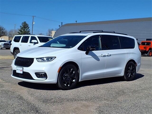 2025 CHRYSLER Pacifica