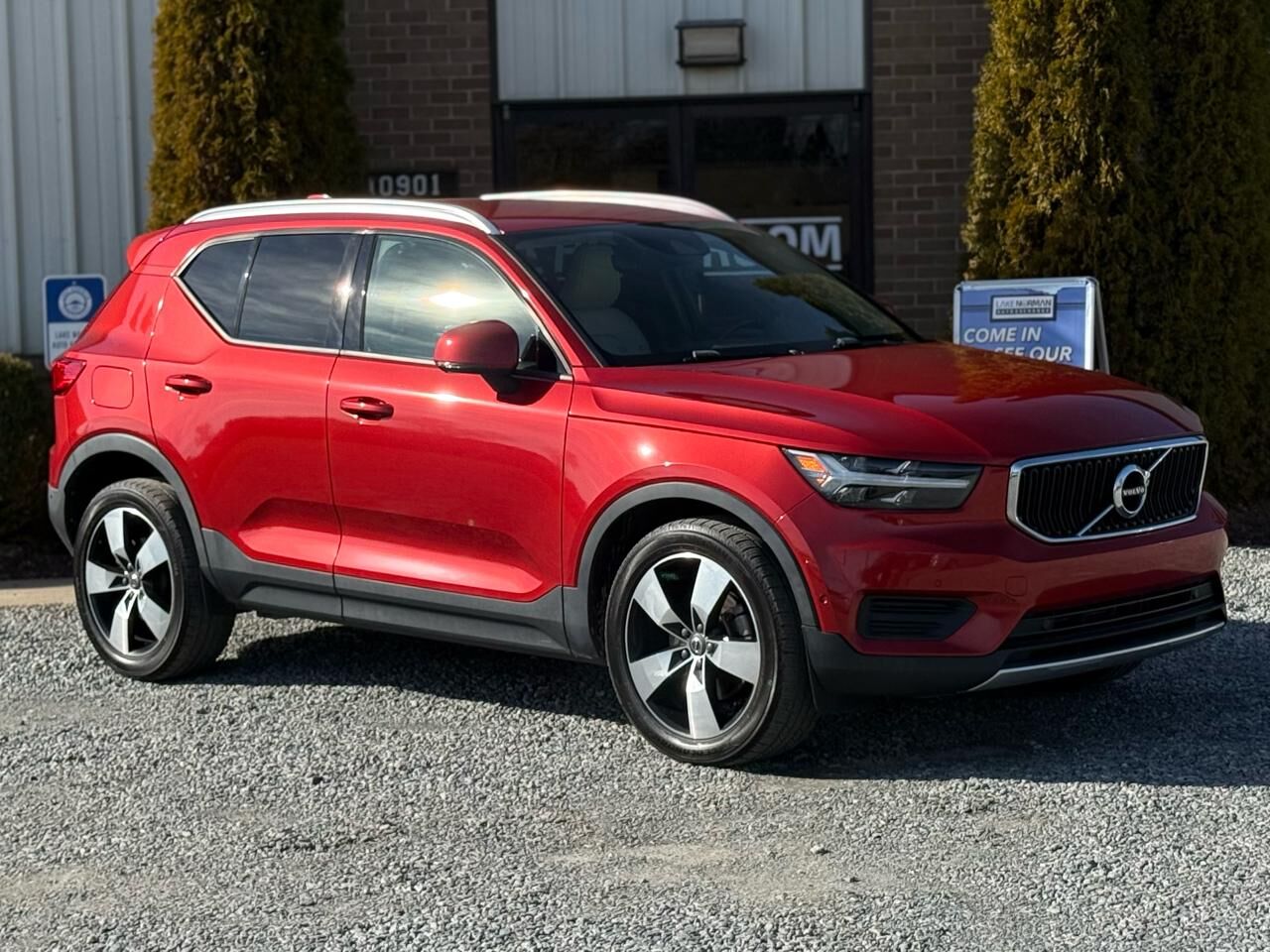 2019 VOLVO XC40