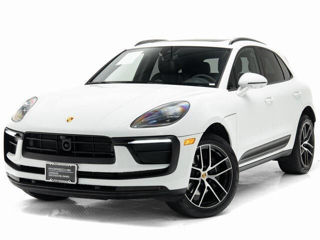 2025 PORSCHE Macan