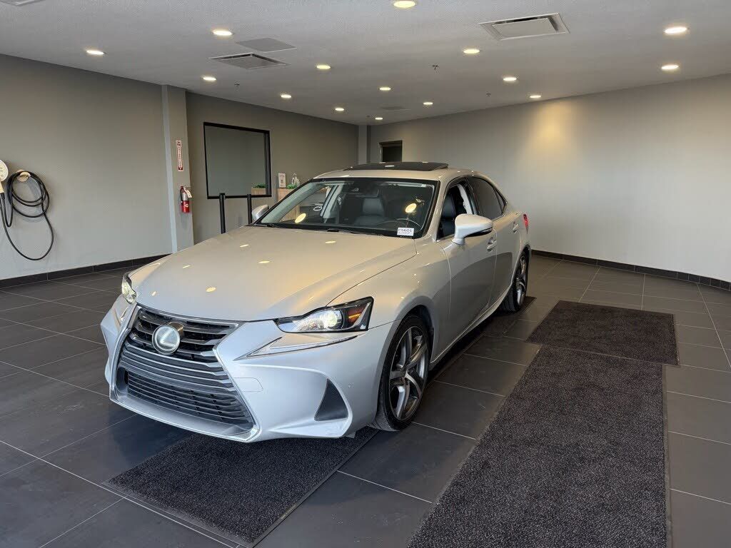 2017 LEXUS IS