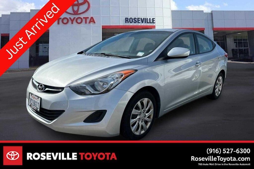 2012 HYUNDAI Elantra