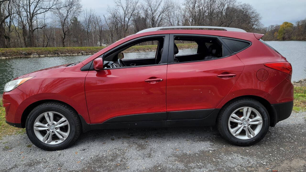 2011 HYUNDAI Tucson