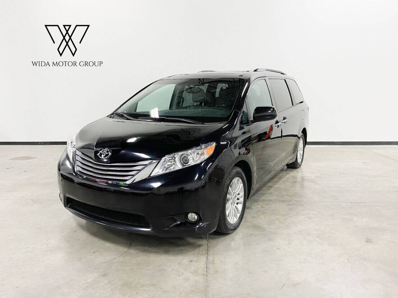 2016 TOYOTA Sienna