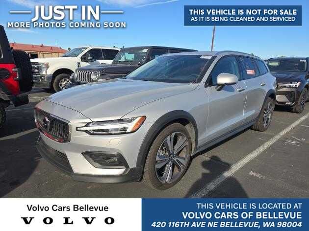 2025 VOLVO V60CC