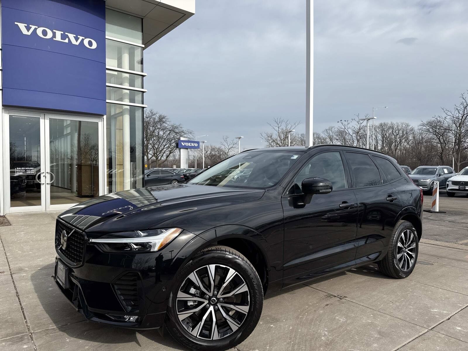 2024 VOLVO XC60