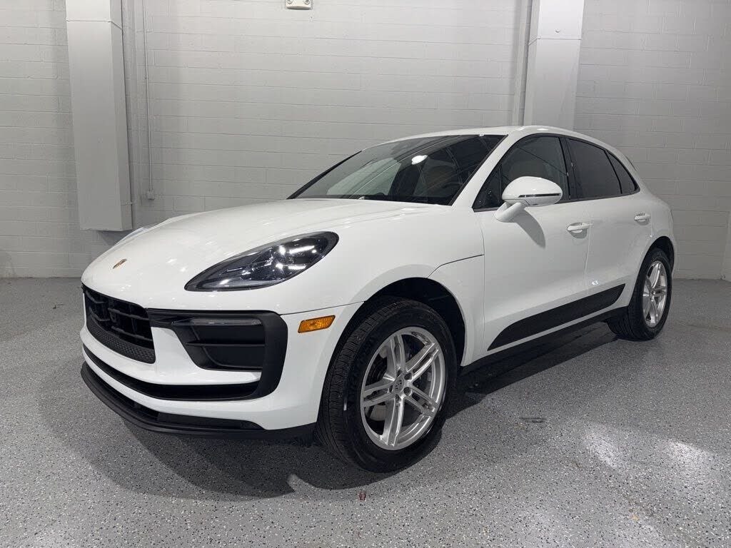 2024 PORSCHE Macan
