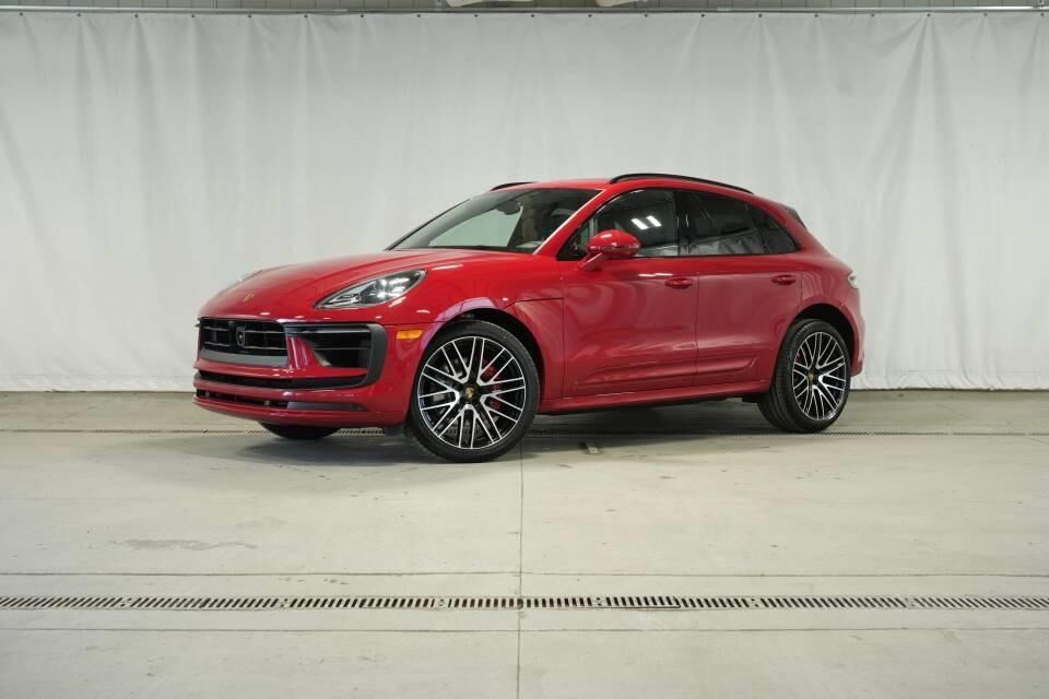 2026 PORSCHE Macan