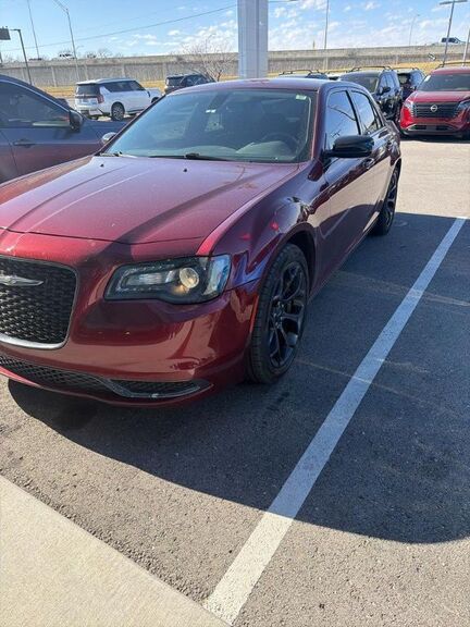2019 CHRYSLER 300