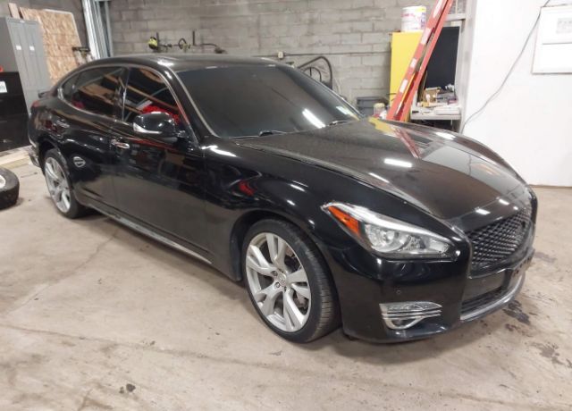 2017 INFINITI Q70L