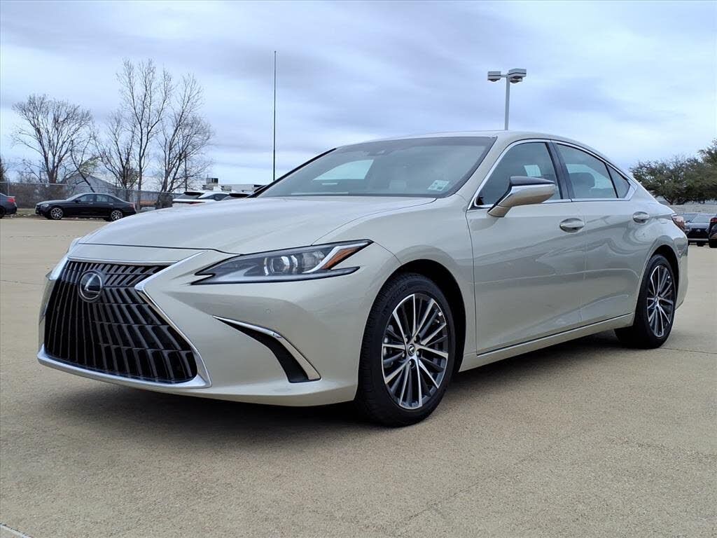 2025 LEXUS ES