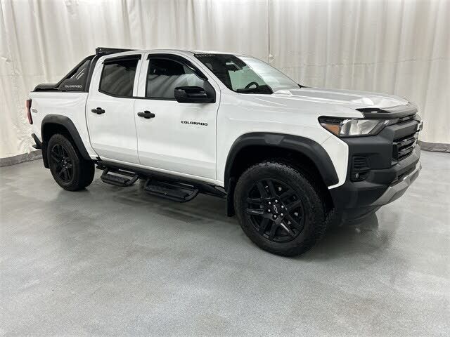 2025 CHEVROLET Colorado