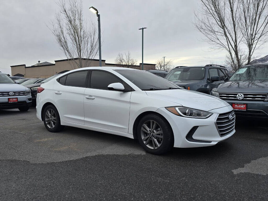 2017 HYUNDAI Elantra