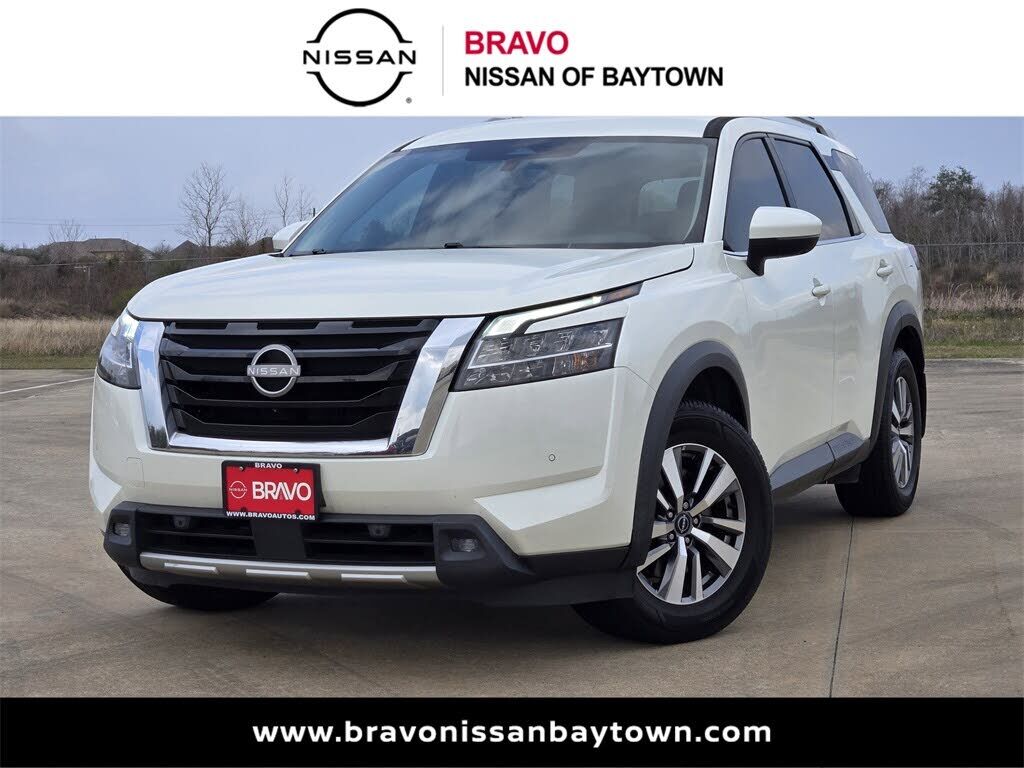 2022 NISSAN Pathfinder
