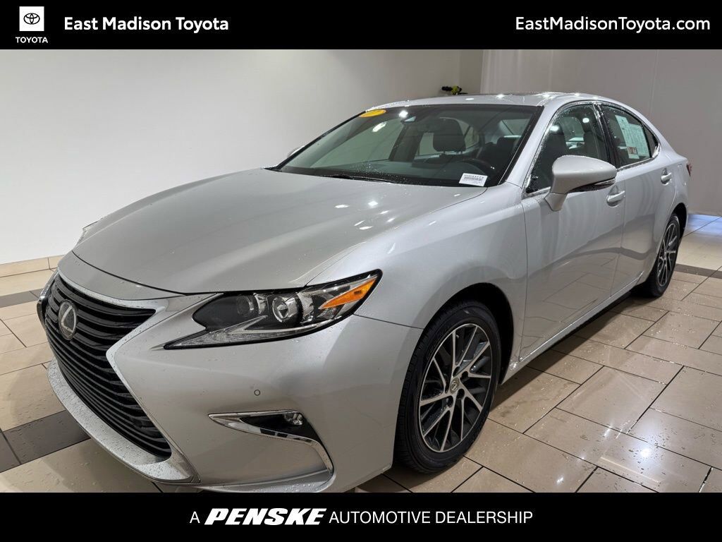 2017 LEXUS ES