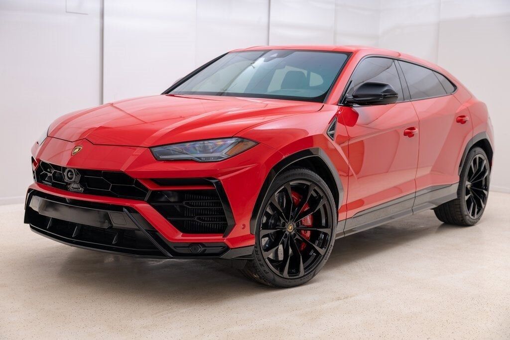 2022 LAMBORGHINI URUS