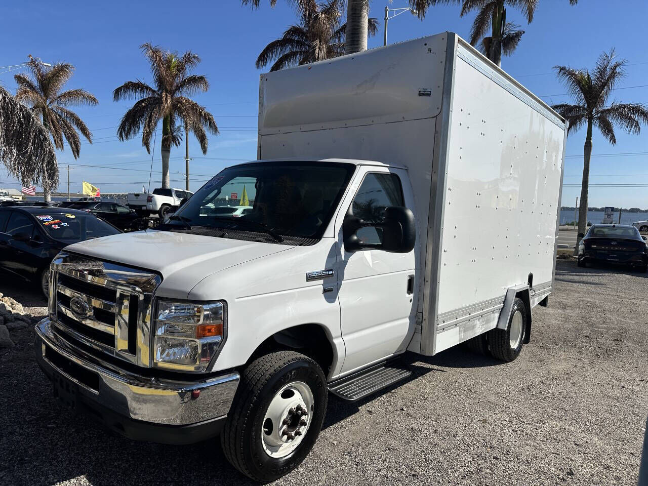 2019 FORD E-350
