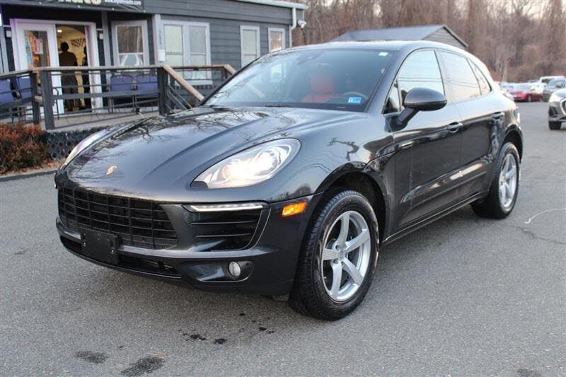2017 PORSCHE Macan