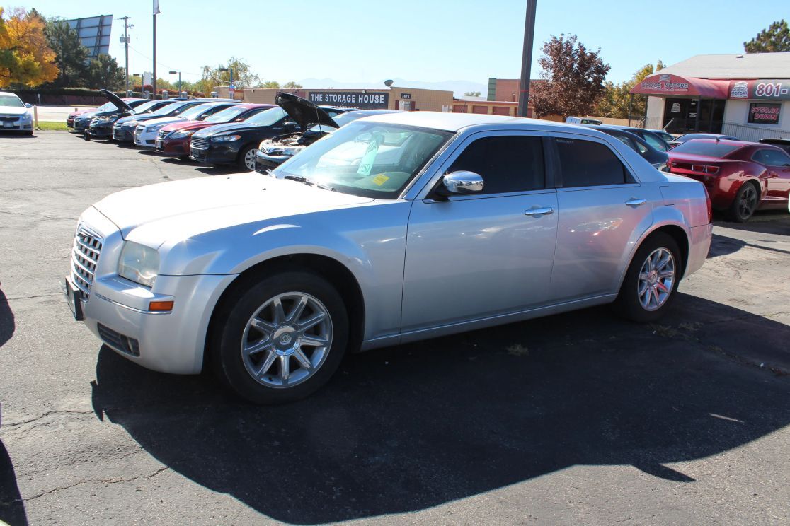 2010 CHRYSLER 300