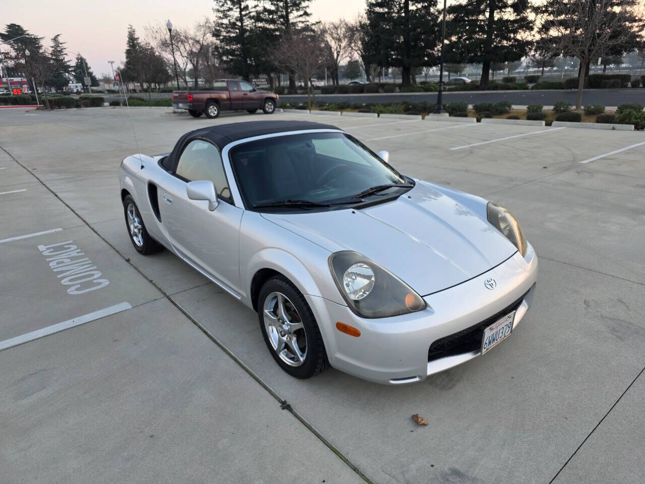 2002 TOYOTA MR2