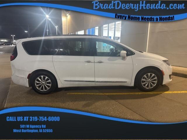 2019 CHRYSLER Pacifica