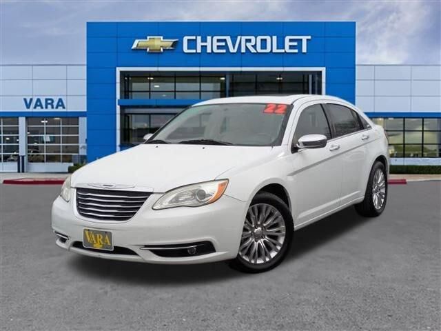 2011 CHRYSLER 200