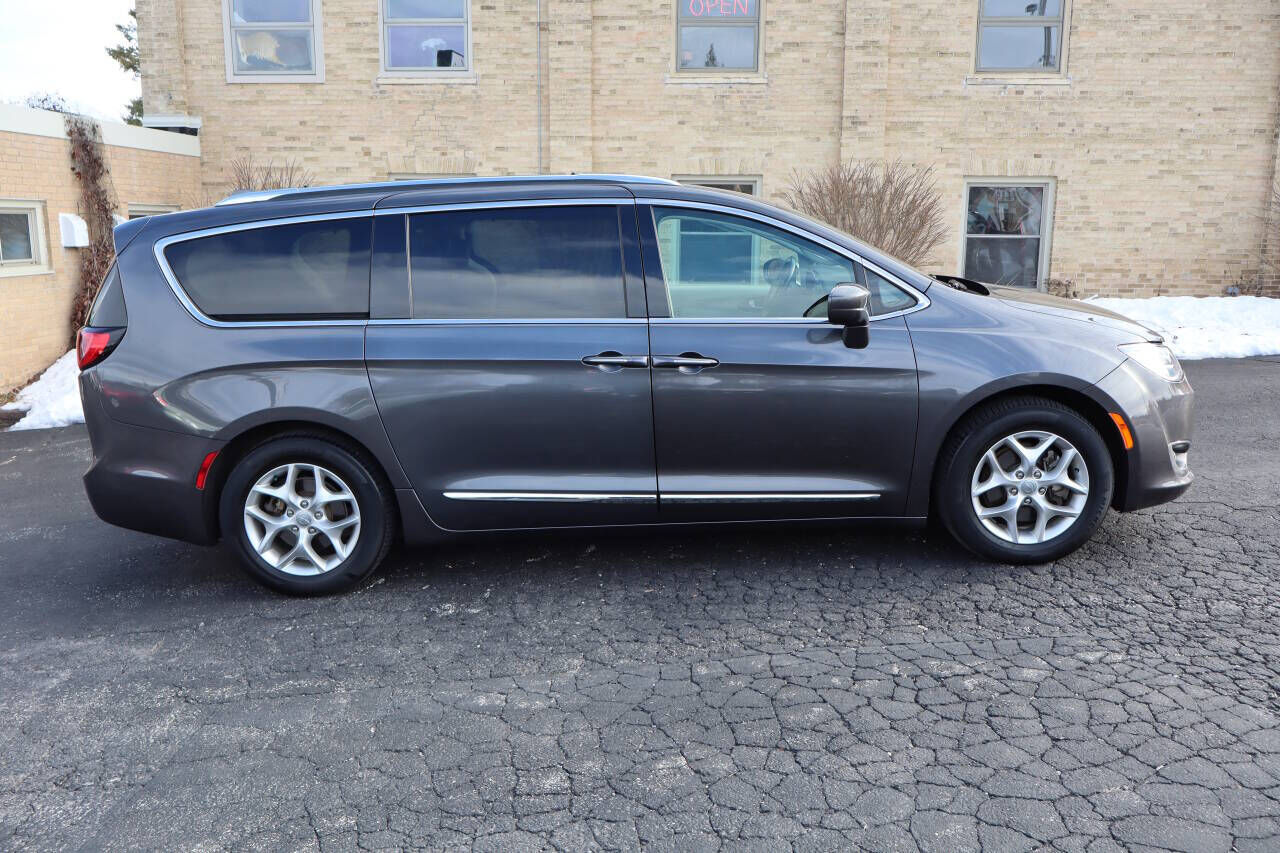 2019 CHRYSLER Pacifica