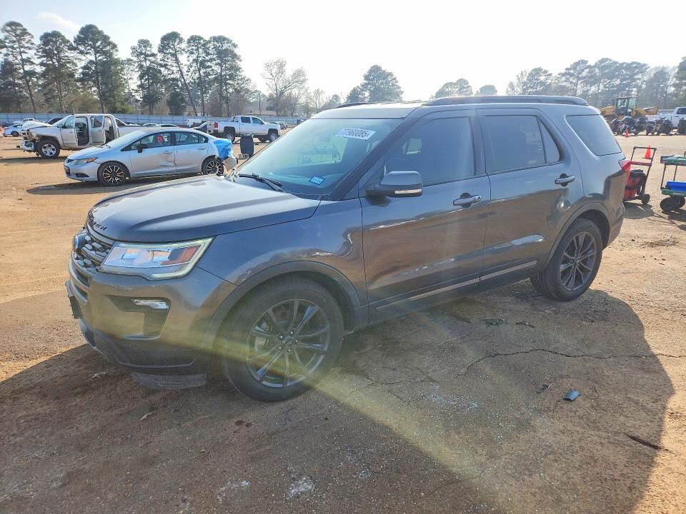 2018 FORD Explorer