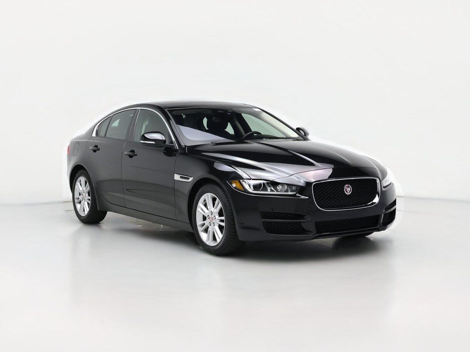 2018 JAGUAR XE