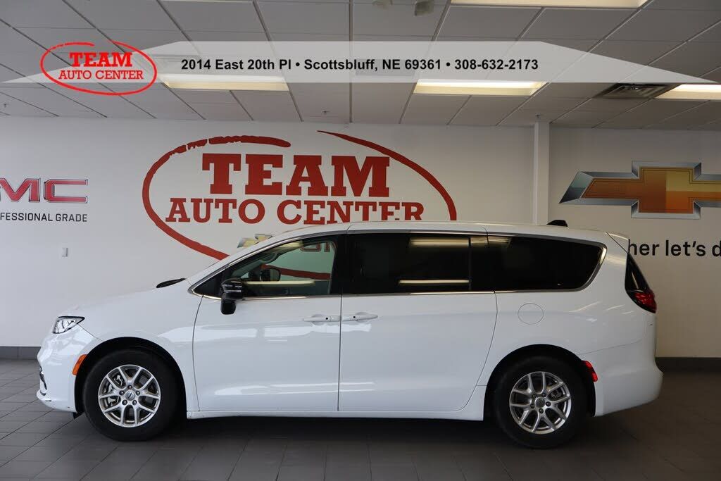 2024 CHRYSLER Pacifica