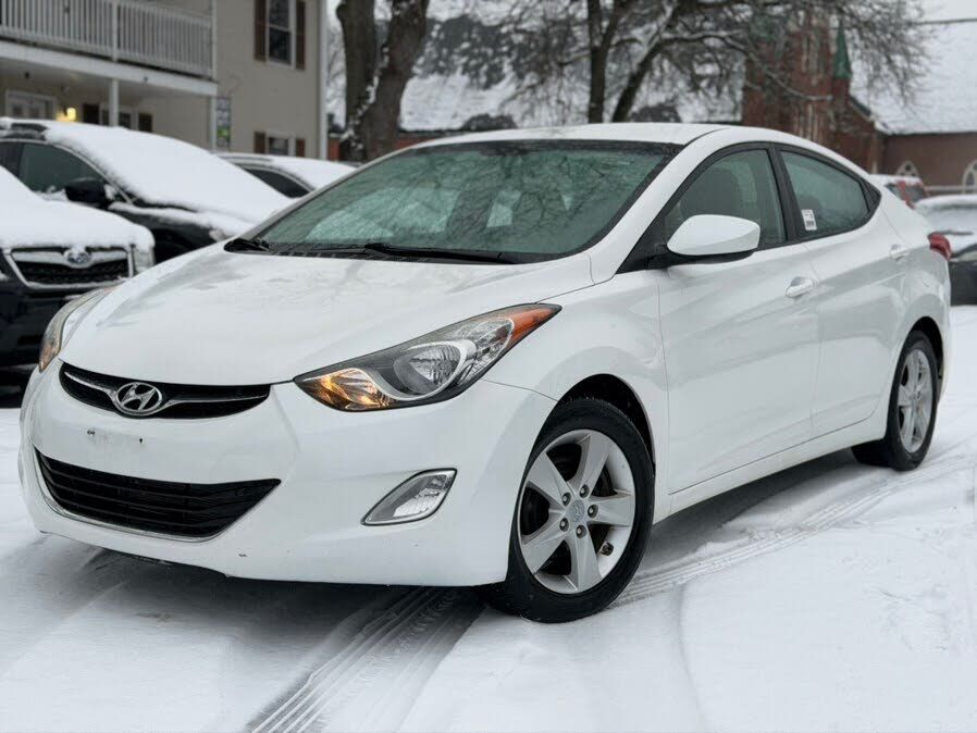 2012 HYUNDAI Elantra