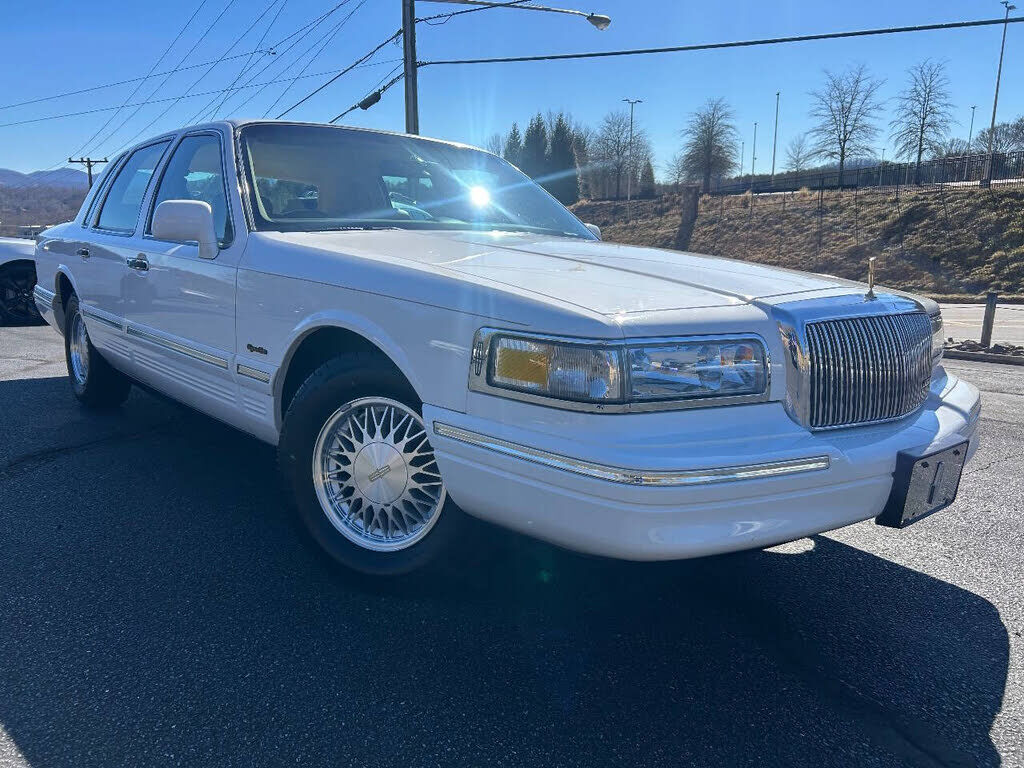 1997 LINCOLN Town Car