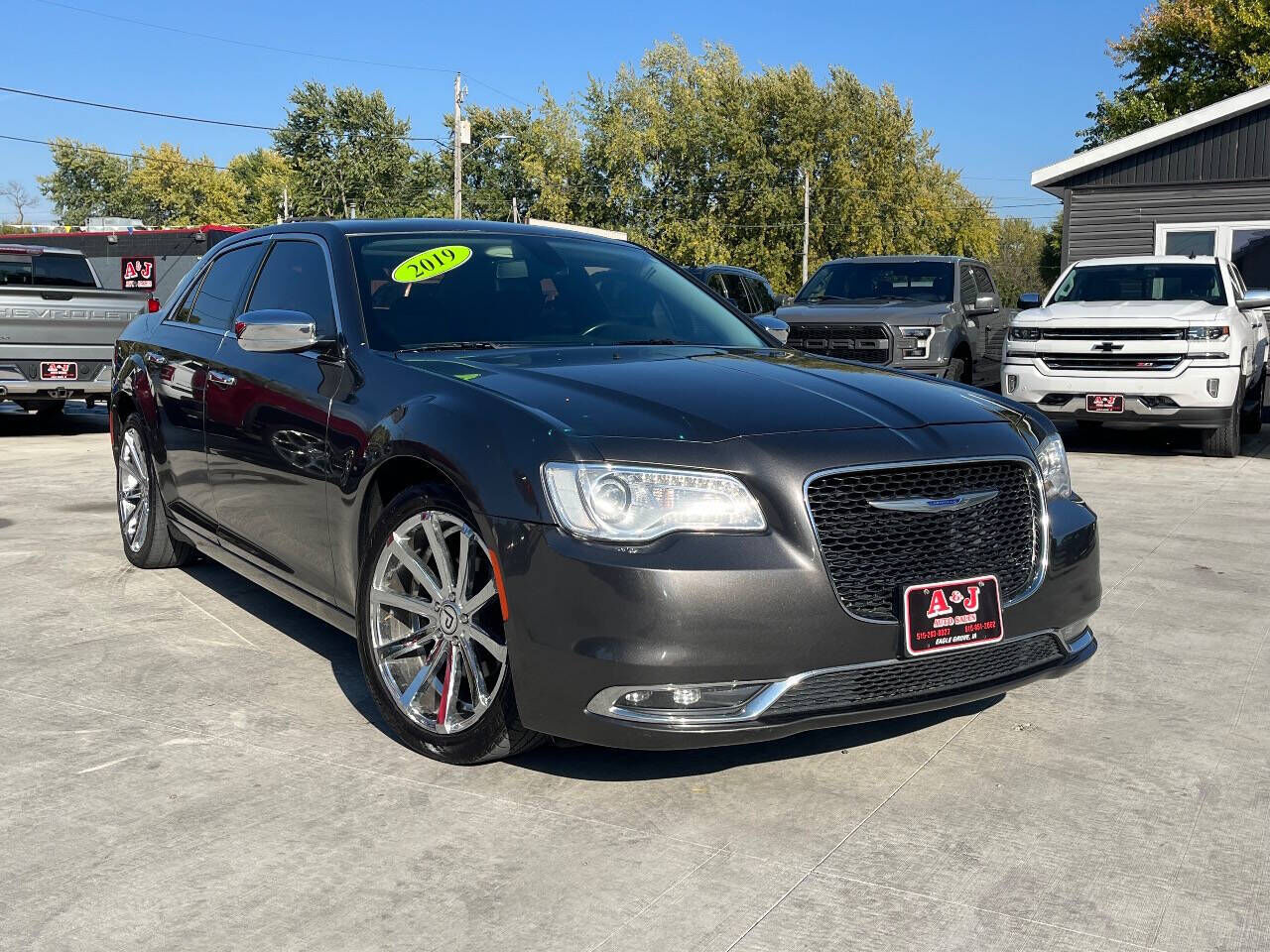 2019 CHRYSLER 300