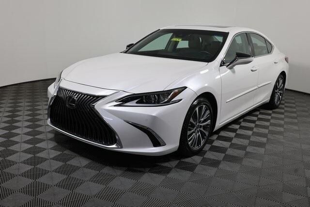 2019 LEXUS ES
