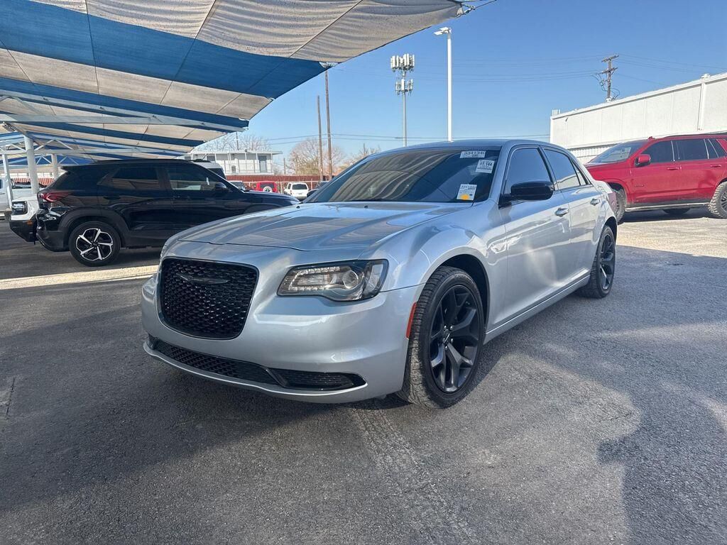 2022 CHRYSLER 300