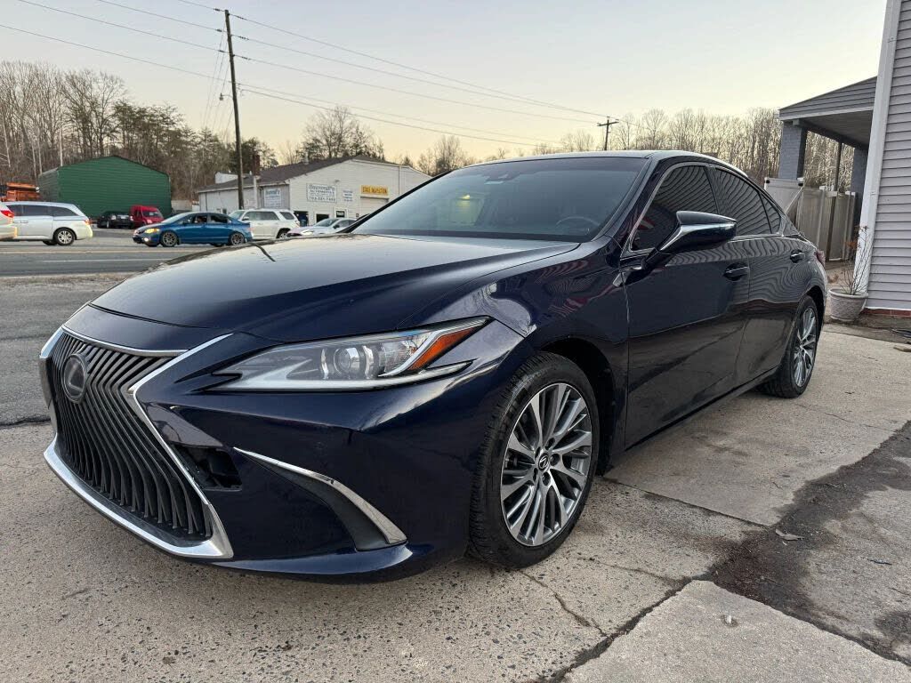 2019 LEXUS ES