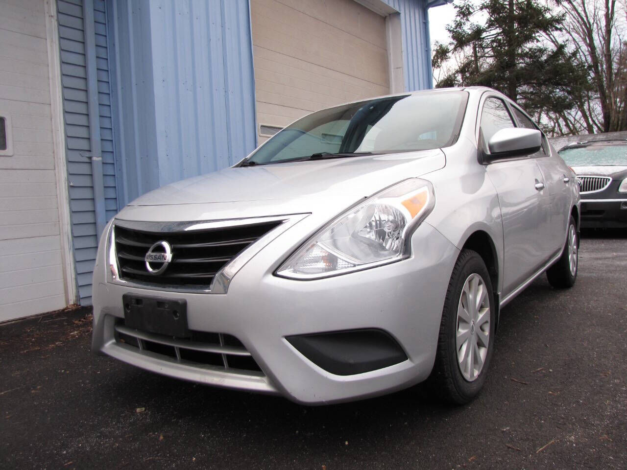 2016 NISSAN Versa