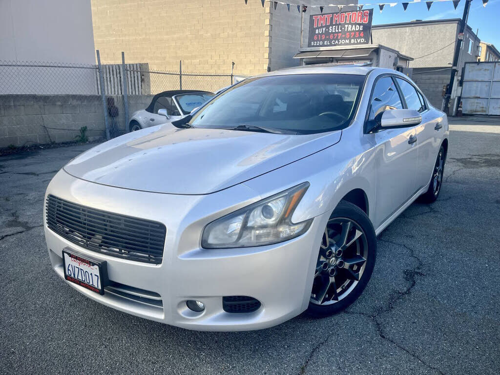 2012 NISSAN Maxima