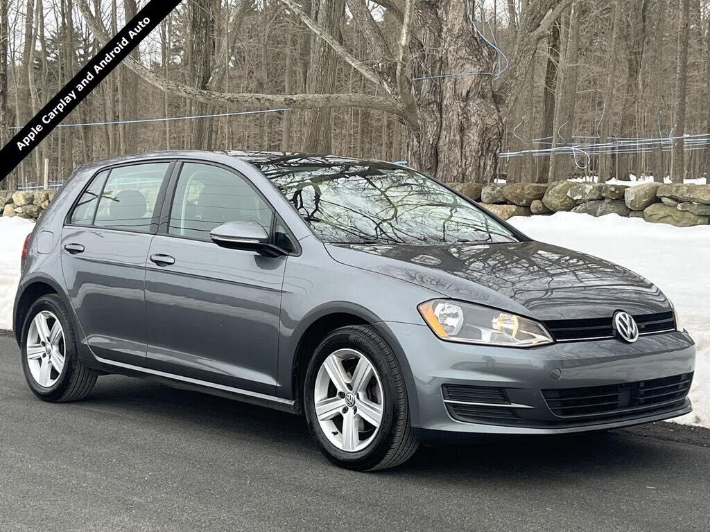 2017 VOLKSWAGEN Golf