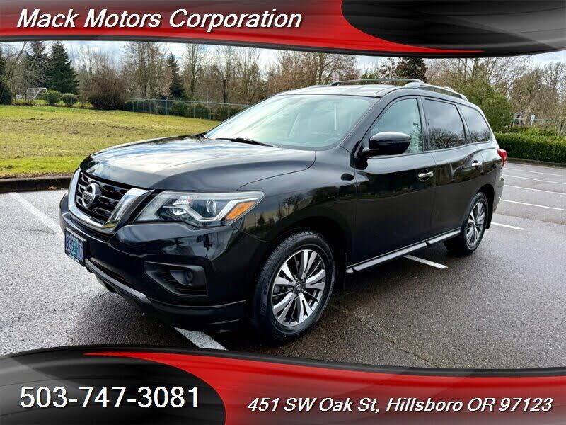 2017 NISSAN Pathfinder