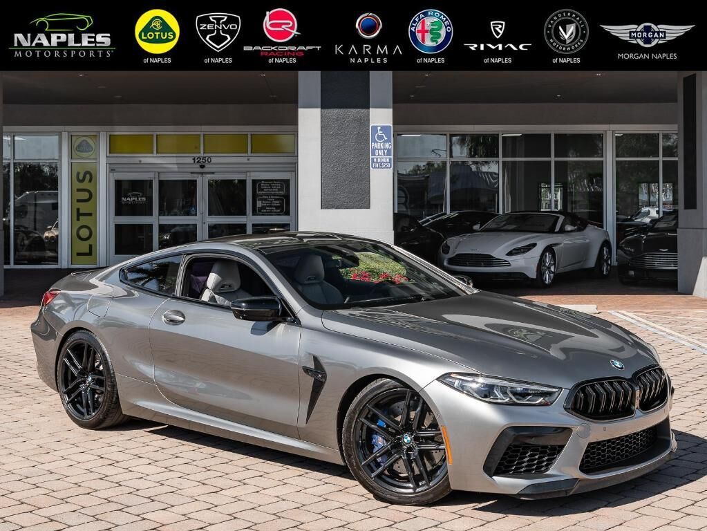 2022 BMW M8