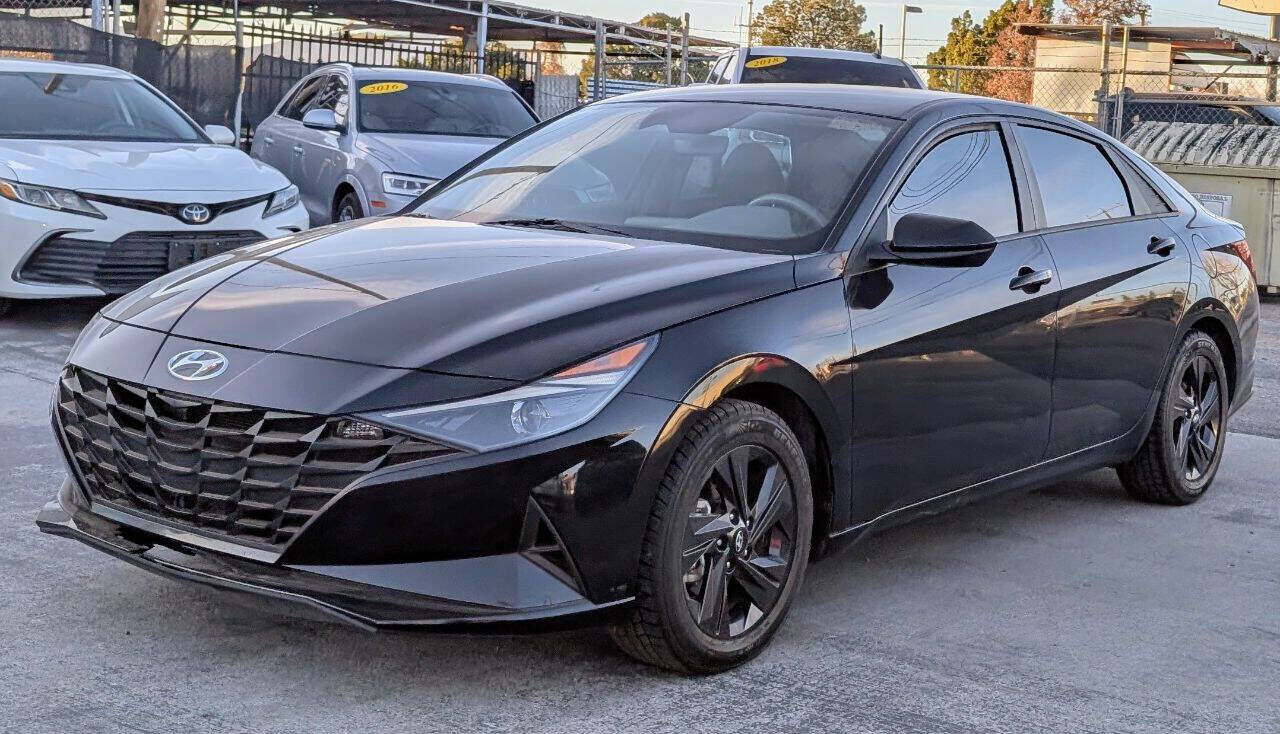 2023 HYUNDAI Elantra