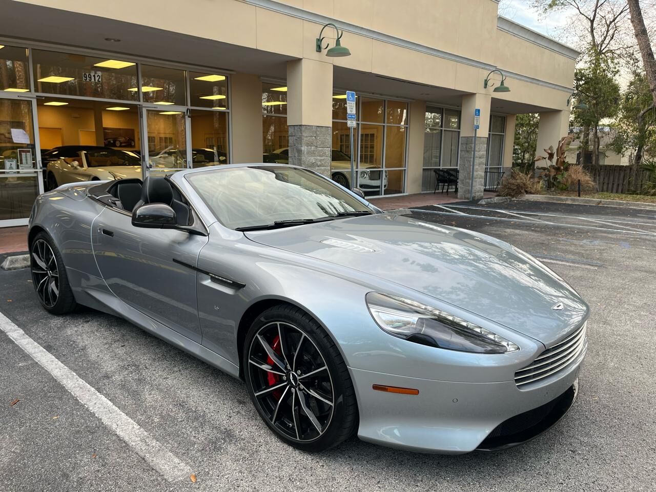 2016 ASTON MARTIN DB9