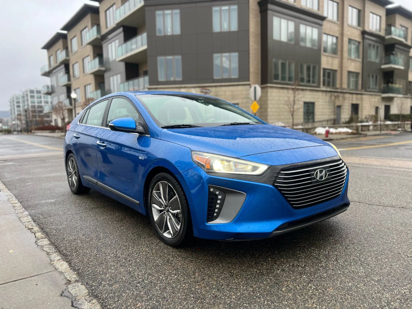 2017 HYUNDAI Ioniq
