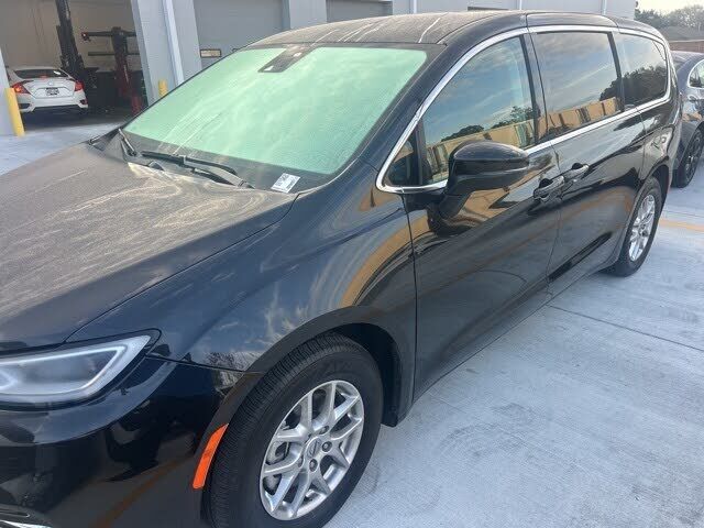 2023 CHRYSLER Pacifica