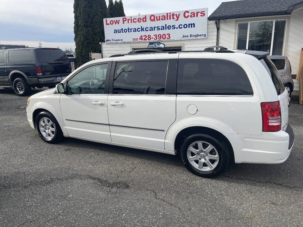 2010 CHRYSLER Town and Country
