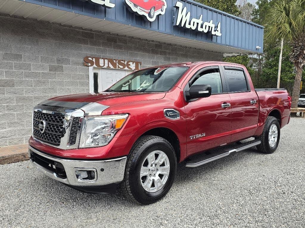 2017 NISSAN Titan