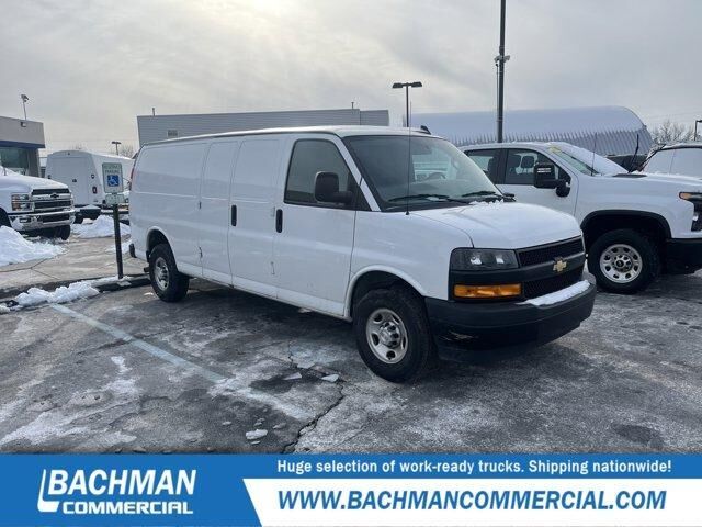 2021 CHEVROLET Express