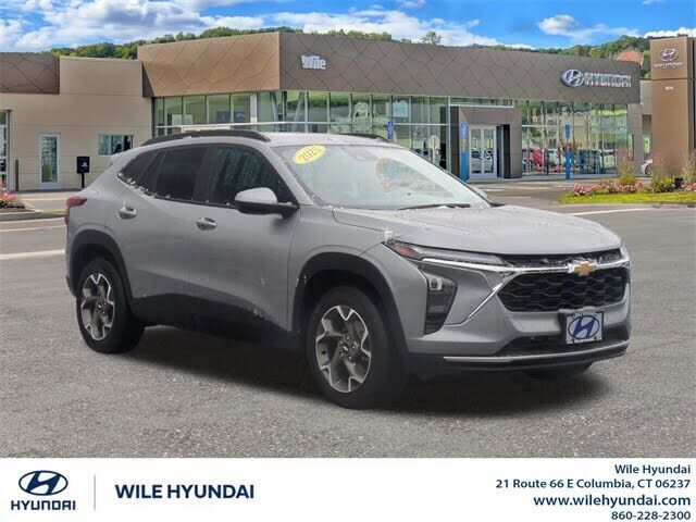2025 CHEVROLET Trax
