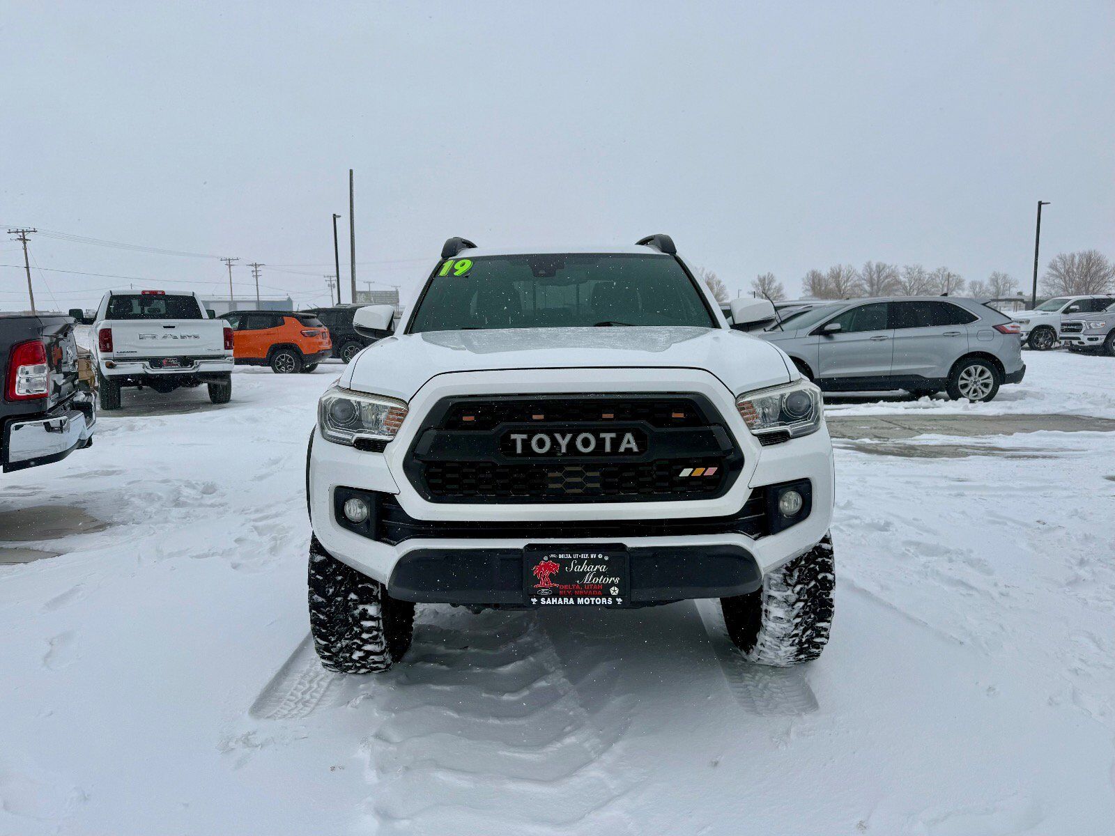 2019 TOYOTA Tacoma